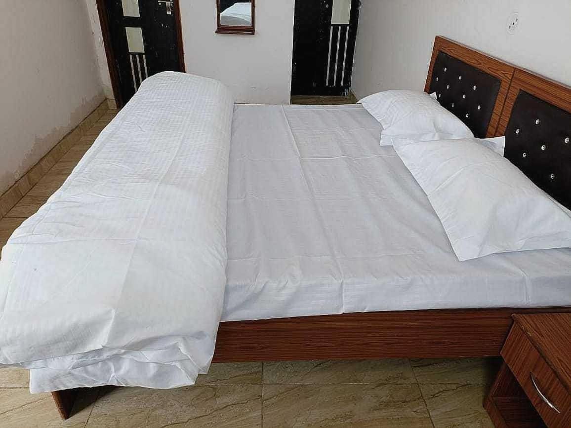 Pop New Hotel Hometown Dadri Esterno foto