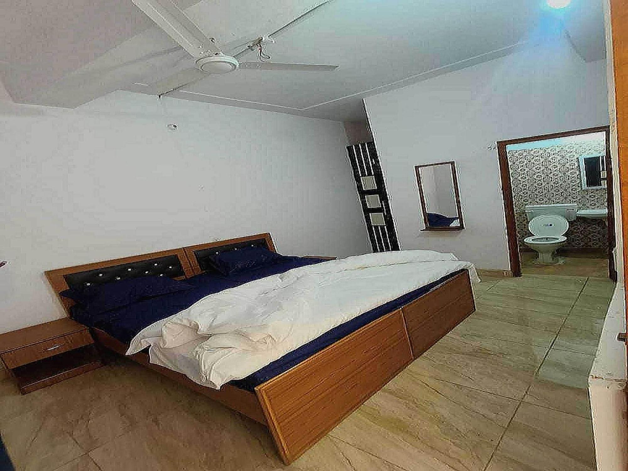 Pop New Hotel Hometown Dadri Esterno foto
